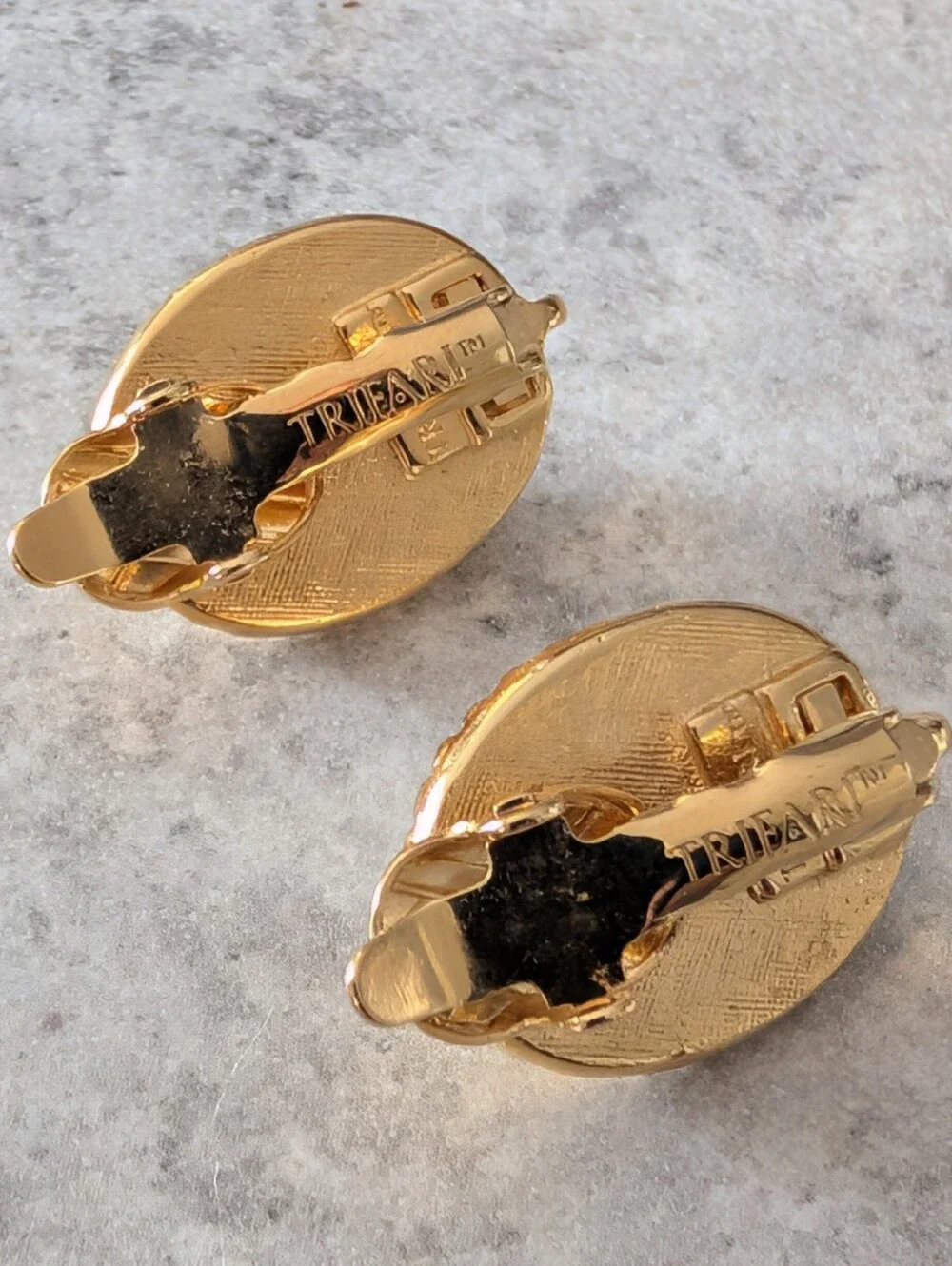 Vintage Trifari Gold-Tone White Pearlescent Oval Clip On Earrings